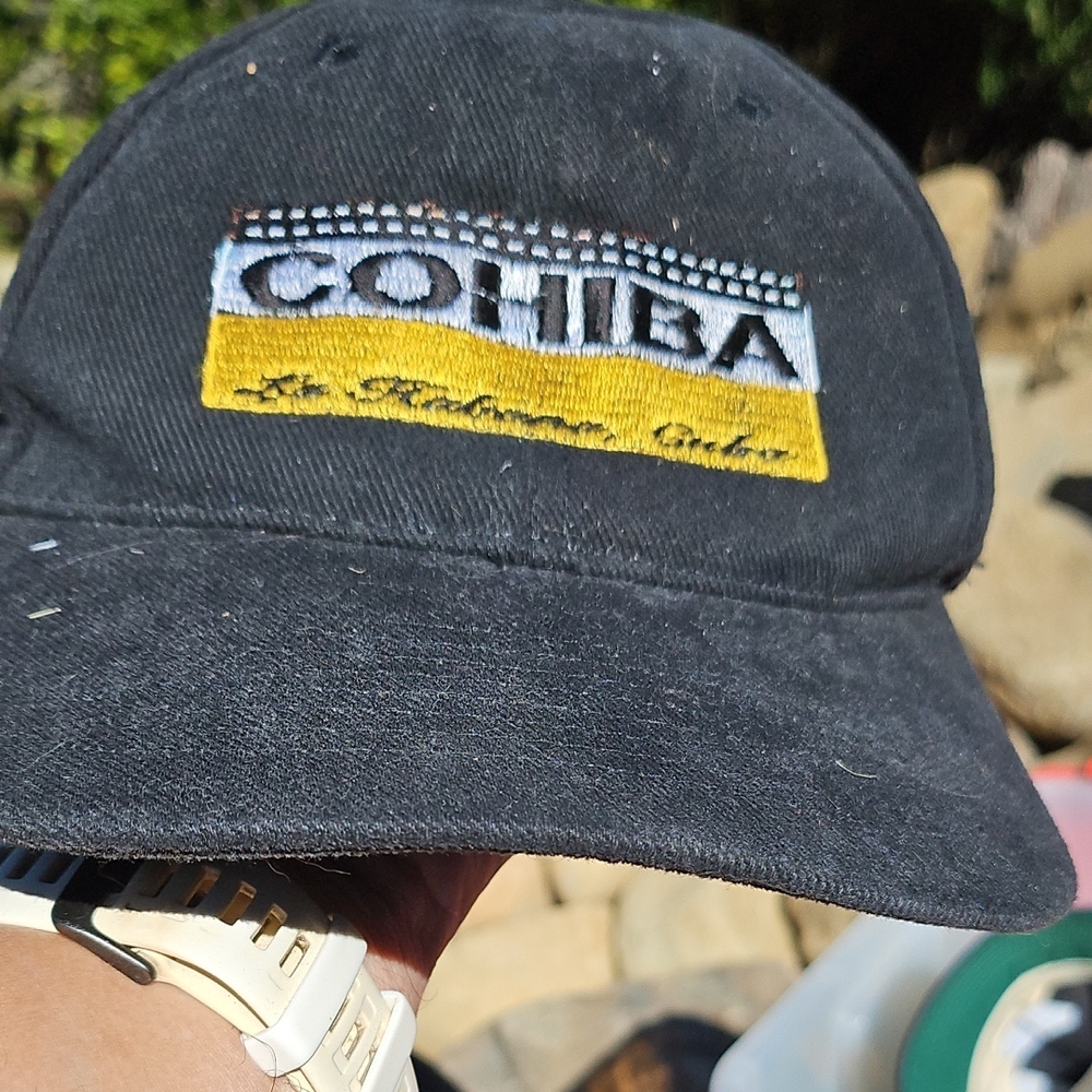 Source Unknown Black and Yellow Cap